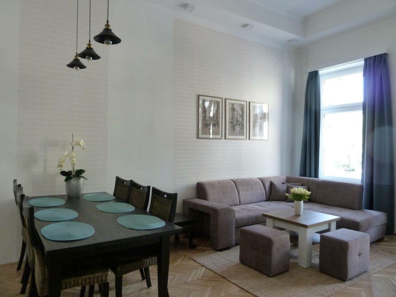 Kossuth Apartmanok ديبريتْسين المظهر الخارجي الصورة
